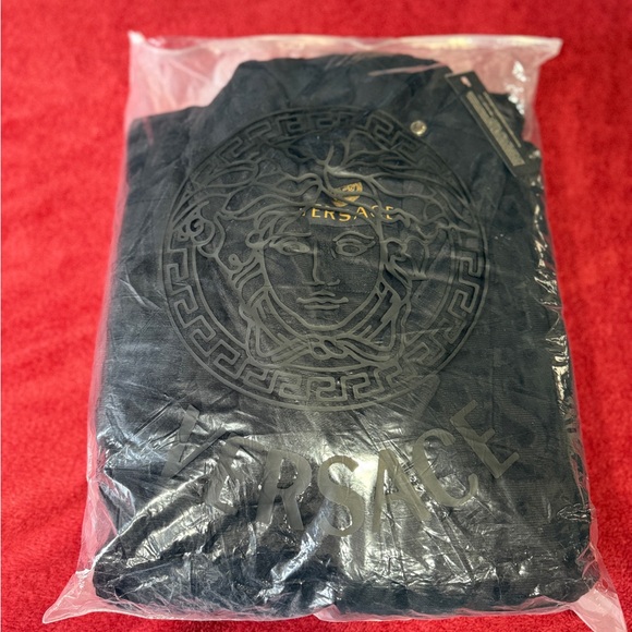 Versace Black and Gold Robe - Picture 4 of 5
